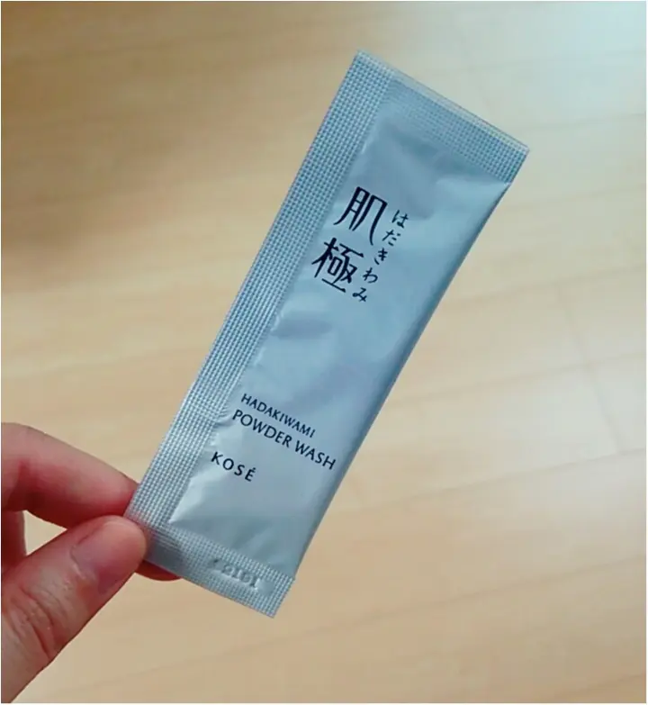 毛穴で悩むすべての女性に!!【肌極 つるすべ素肌洗顔料 】(443 まゆ_2