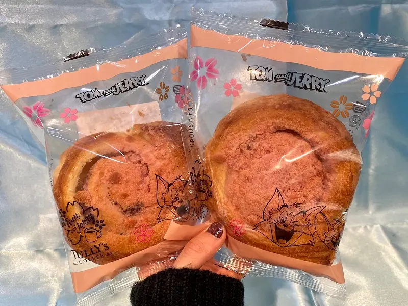 タリーズ新作、トムジェリコラボ「トムとジェリー 桜香るクランベリーロール」