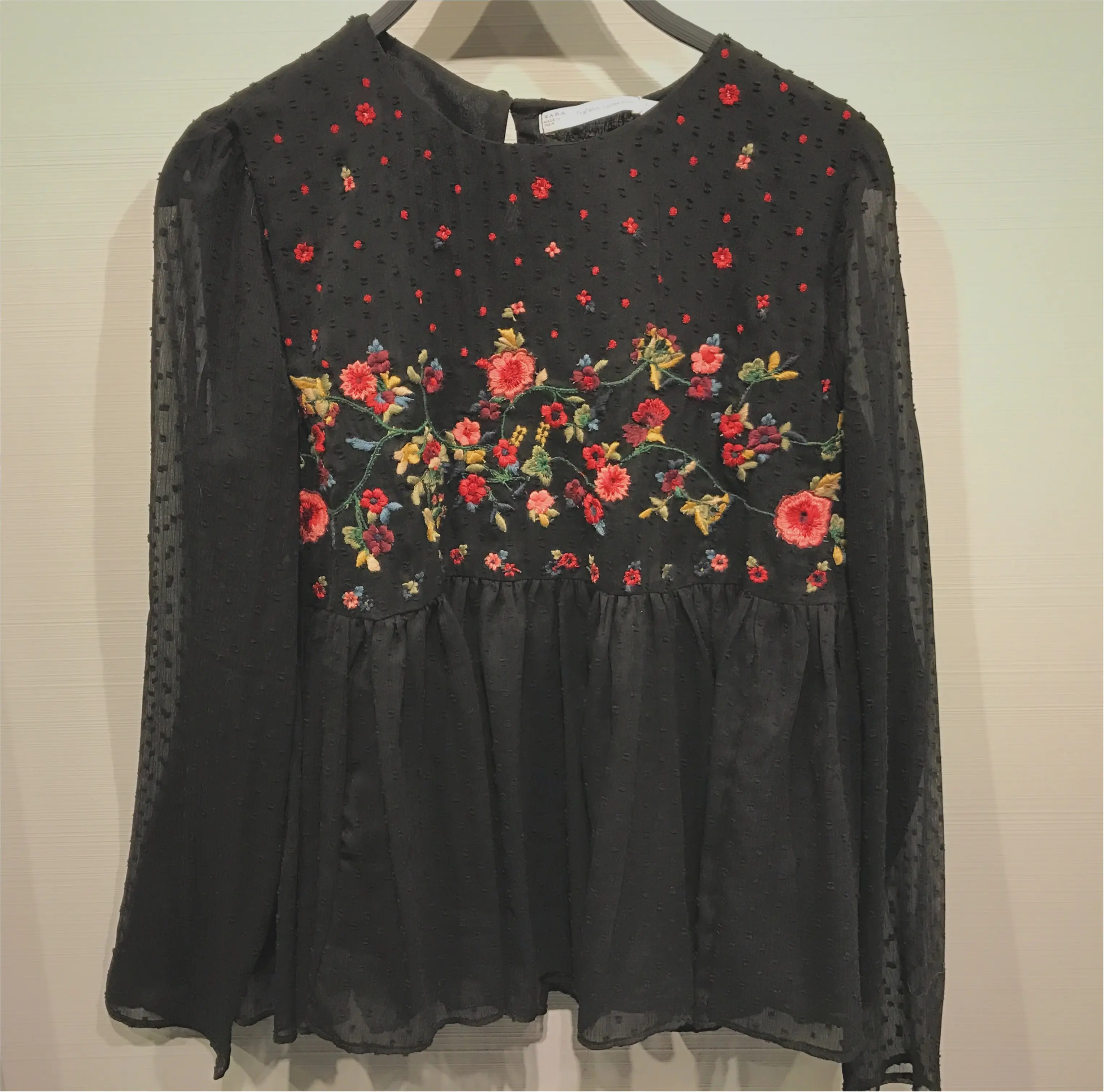 1枚でおしゃれに決まる『刺繍ブラウス』‼ 断然人気は【ZARA】♪_2