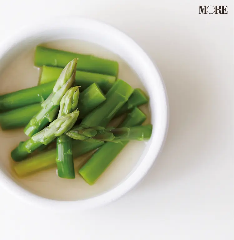【作り置きお弁当レシピ】簡単!ゆで鶏をちょいアレンジしてリッチなおかずに。副菜のアスパラとにんじんで彩りも◎。_4