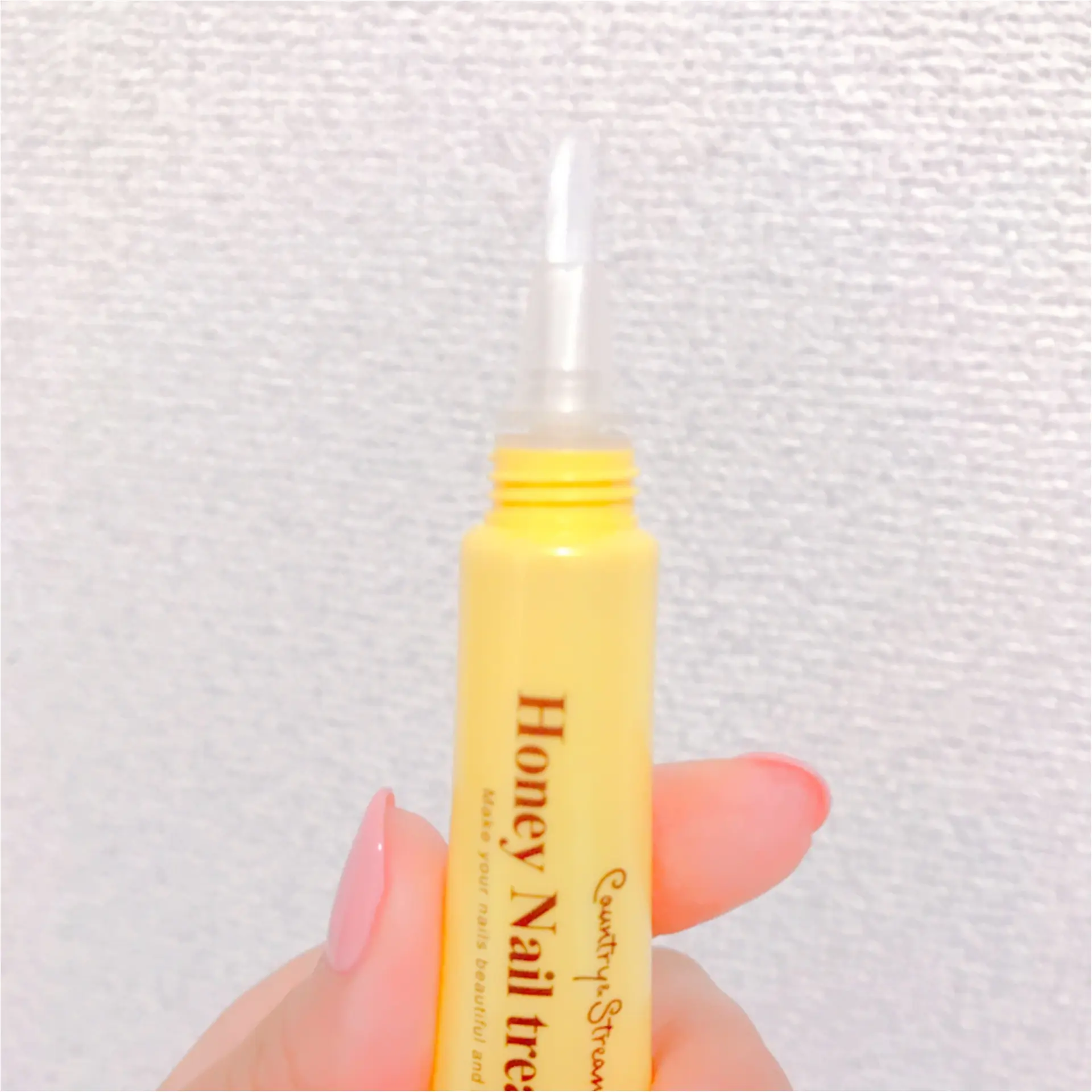 ★持ち運びラクラク♪お出かけ先でも簡単ネイルケア。ペンタイプのネイルオイルがとっても便利なんです★_2