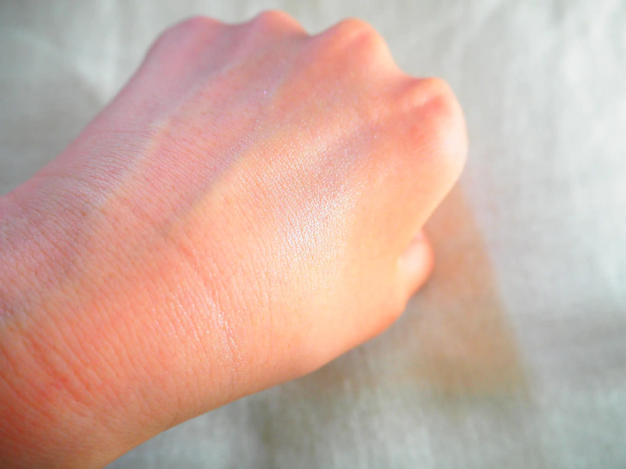 【夢の濡れツヤ肌を実現】まるでレフ板?!♡セザンヌのハイライトは3刀流!!《これ1つでお直しパウダー!アイシャドウ!ハイライトも可能》_4
