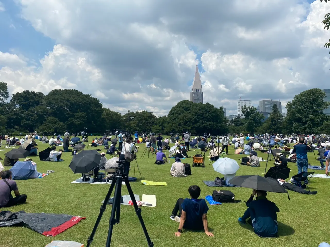 【ブルーインパルス】見えた!大感動!東京上空に5色のカラースモーク★五輪マークも♡_3