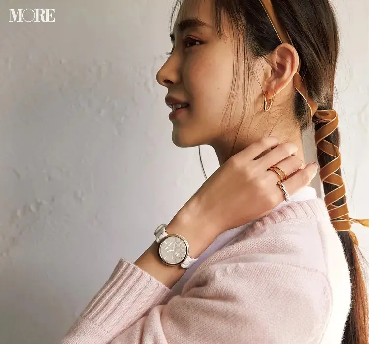 GARMIN(ガーミン)の腕時計を付けた井桁弘恵