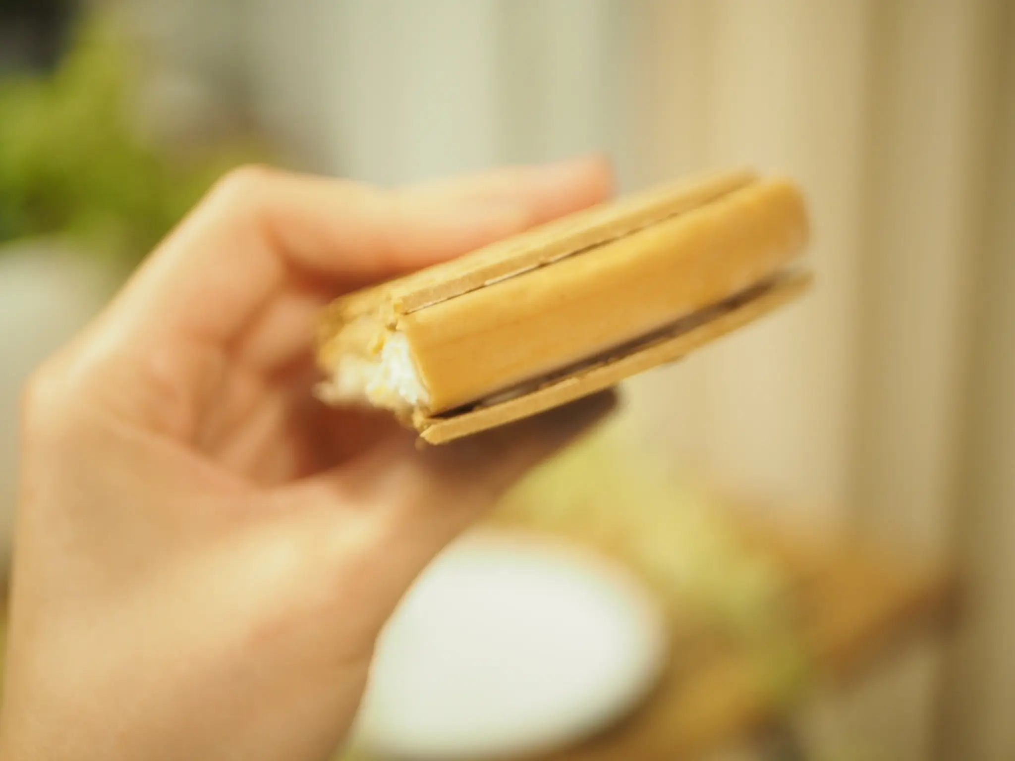 【ハーゲンダッツ】濃厚な味わいのバターサンド♡クリスピーサンド『アーモンドバターサンド』が登場♩_5