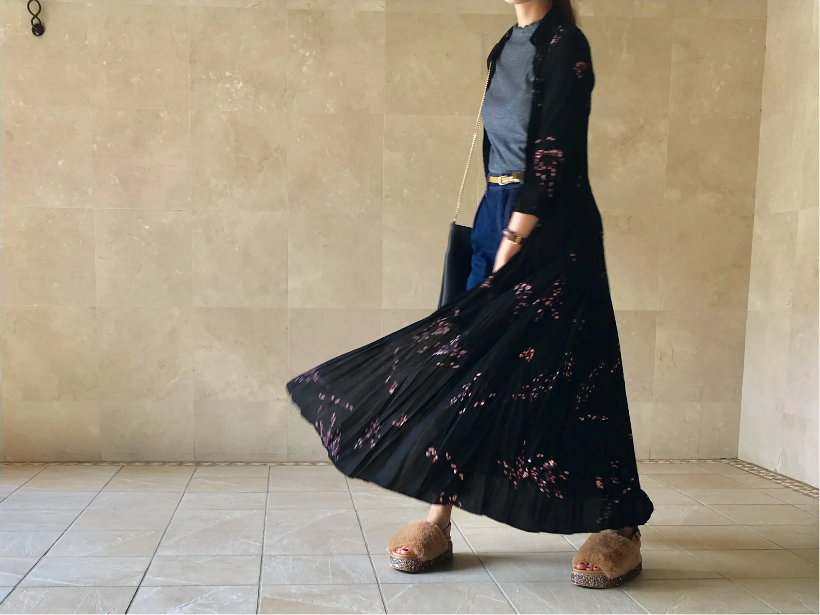 一目惚れアイテムが優秀❤️【mystic】のファーサンダルとセールでgetした【ZARA】のガウンで秋コーデ☻_1