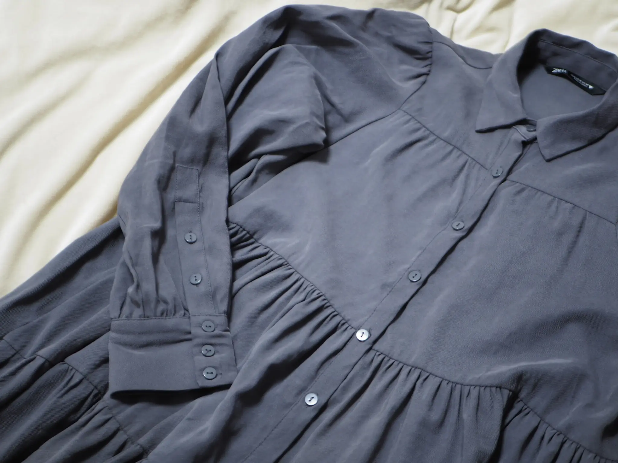 【ZARA】今から春まで着回せる! おすすめのトレンド服《ティアードシャツ》★_2