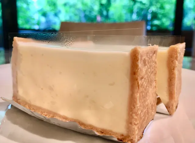 一度は食べたい行列必至の大人気店のチーズケーキとシュークリーム。_5