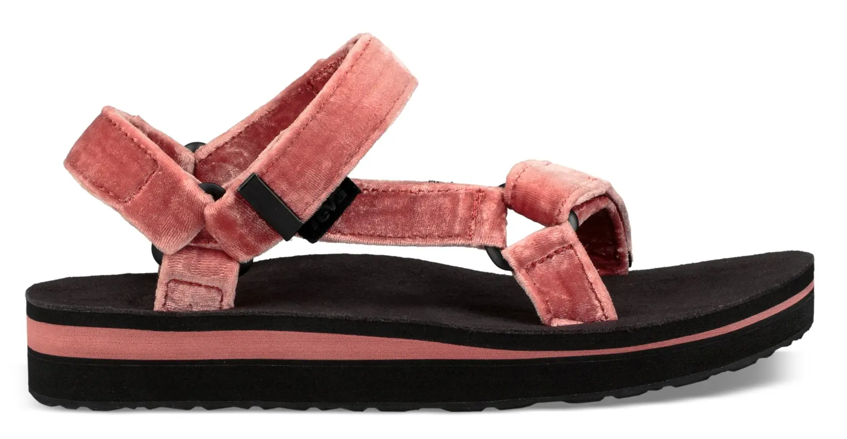 今すぐはける『Teva』の秋サンダルをコーデにおひとつ。_2