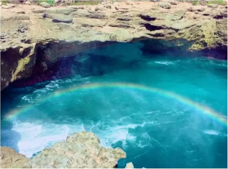 【TRIP】世界の絶景 レンボンガン島 “Devil's Tears”永遠に現れる虹色の涙_8