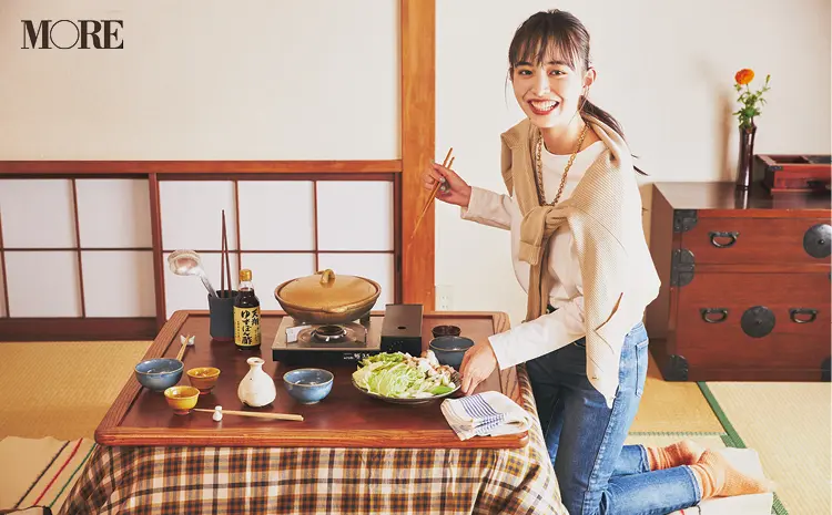 実家のこたつでカニ鍋! 井桁弘恵主演『イージーパンツでノンストレスコーデ』着回し19日目_1