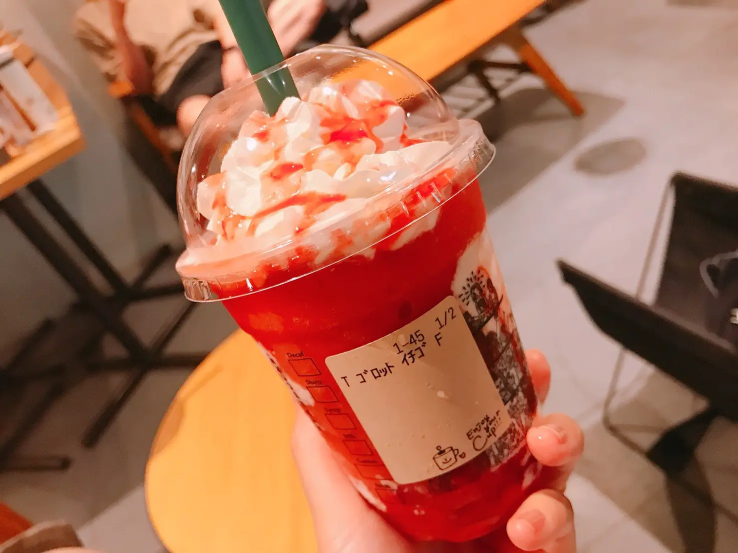 【スタバ新作】本日6月8日発売!いちごフラペがサプライズ登場✌︎♡_3