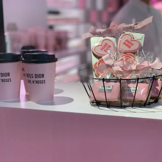 表参道「MISS DIOR LOVE N’ROSES ミス ディオール展覧会」♡_4