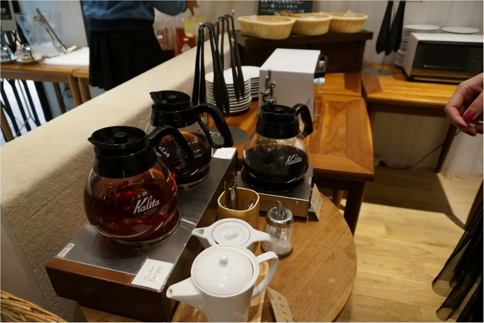 白と木材を基調としたニュートラルな空間でカフェTIME♪《24/7Cafe apartment》で食べれる美味しいフレンチトースト♡_3