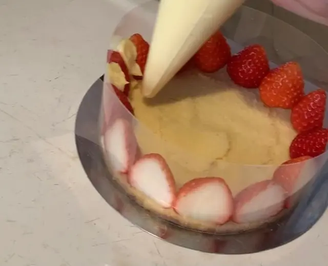 【手作りケーキ】本格的な『フレジェ』作り♡初心者でもお店のような仕上がりに…?!♡_7