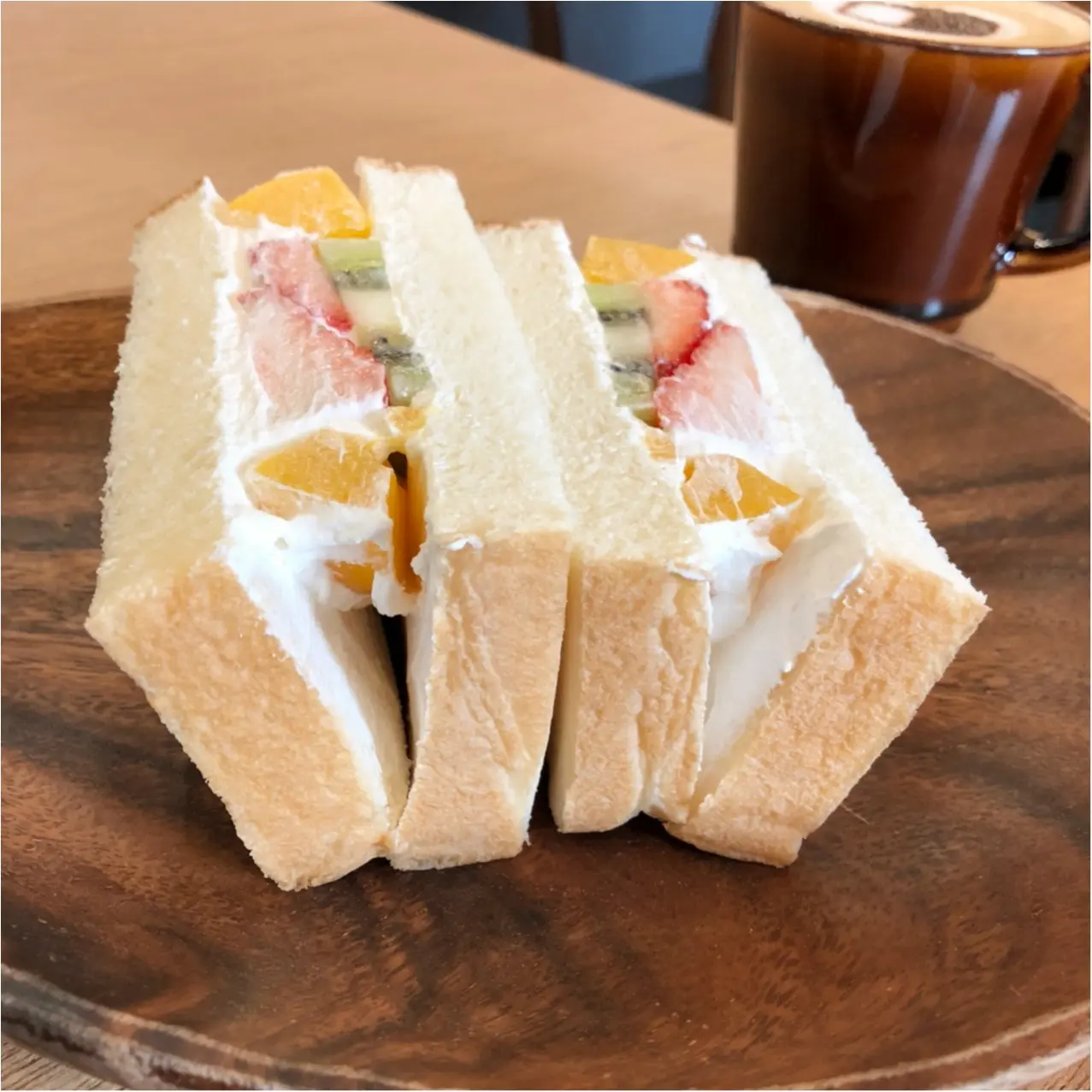 博多の食パン専門店『 むつか堂カフェ 』のフルーツミックスサンドがふわふわ甘くて美味しい♡♡_3