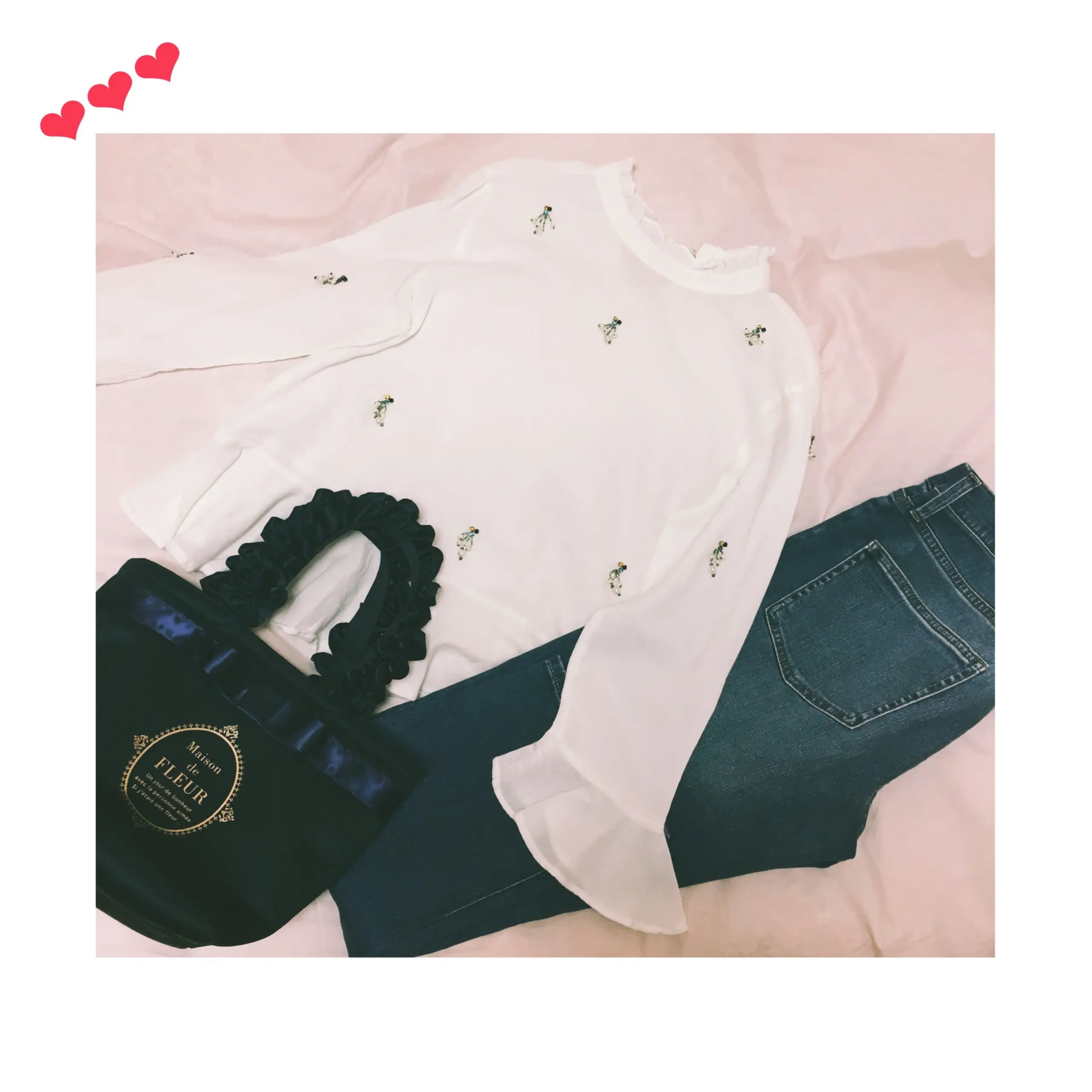 《ザラジョ必見!今買って春まで使える★》【ZARA】で見つけたビジュー付きフリルネックブラウス(¥1,990)が大活躍の予感❤️_1