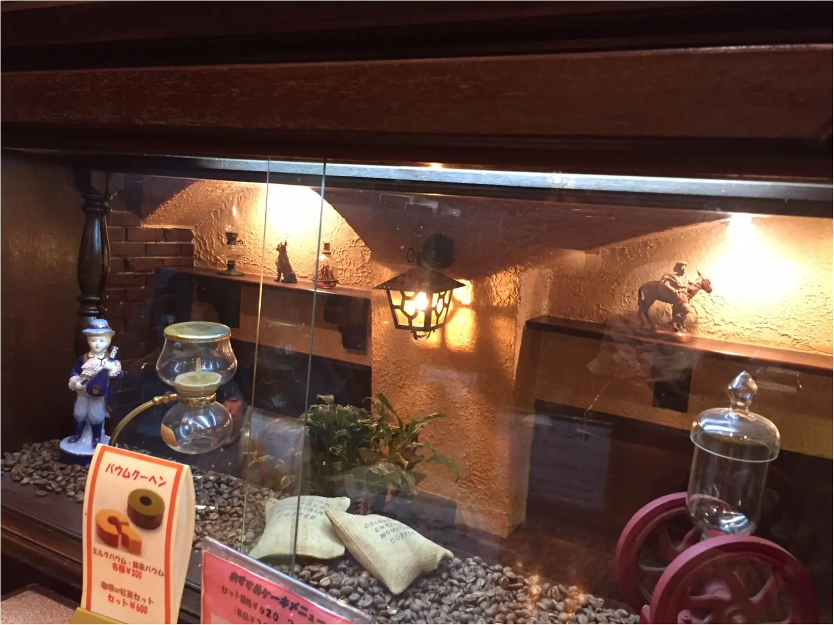 【大阪カフェ】レトロな雰囲気と大満足なパフェがたまらない♡「珈琲館ビクター」_1