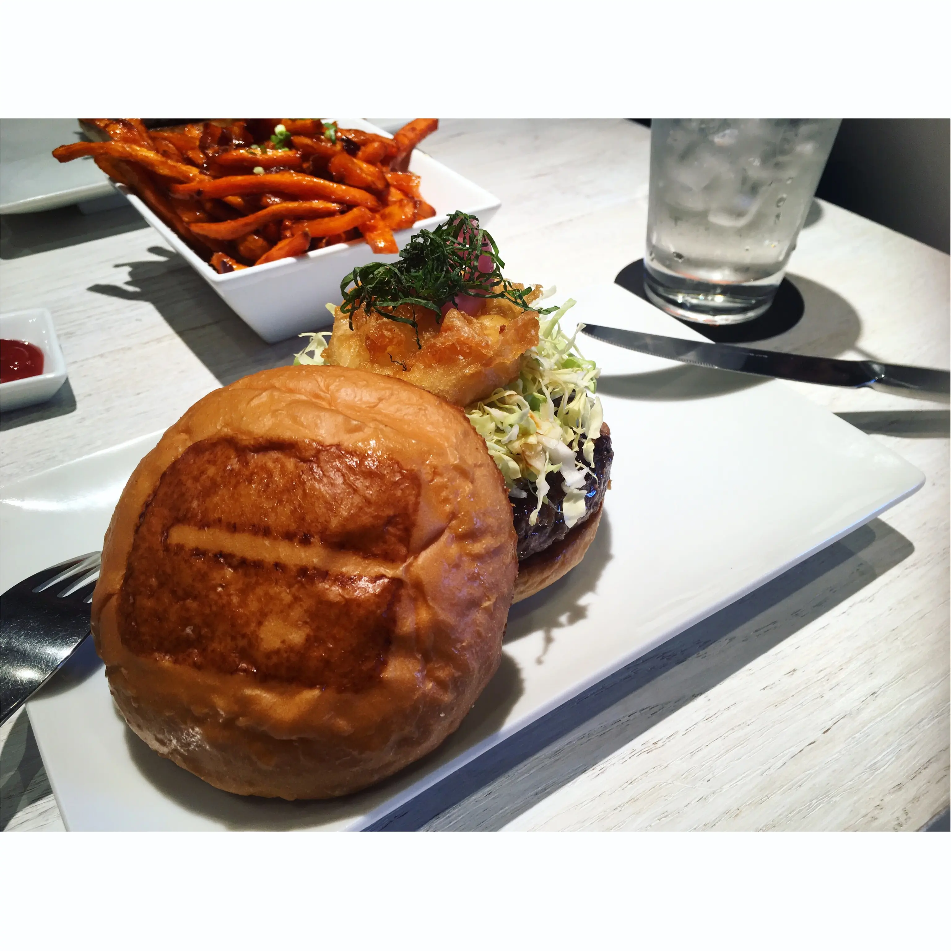 【表参道・青山エリア】オススメは●●●●タイム!!土日でも並ばずにUMAMI BURGERが食べられる!!_5