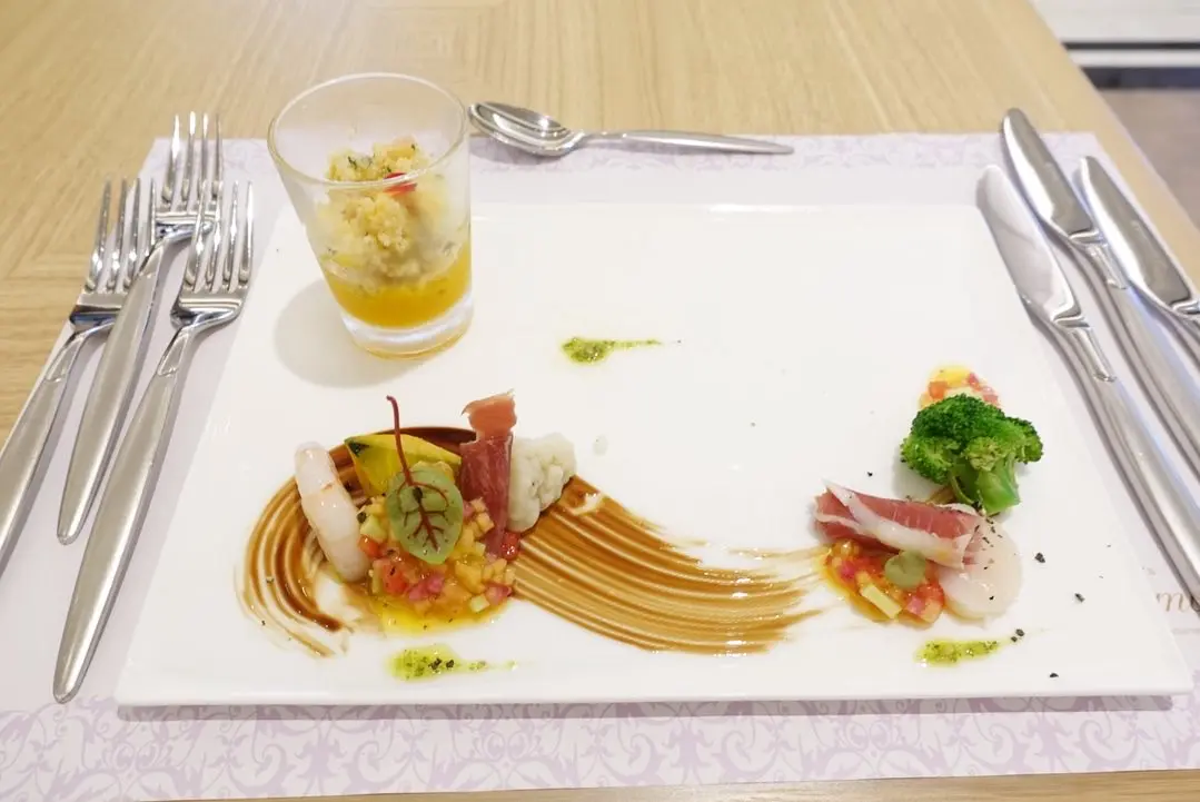 【宝塚】新宝塚ホテル『アンサンブル』でランチ!Vlogつき_2