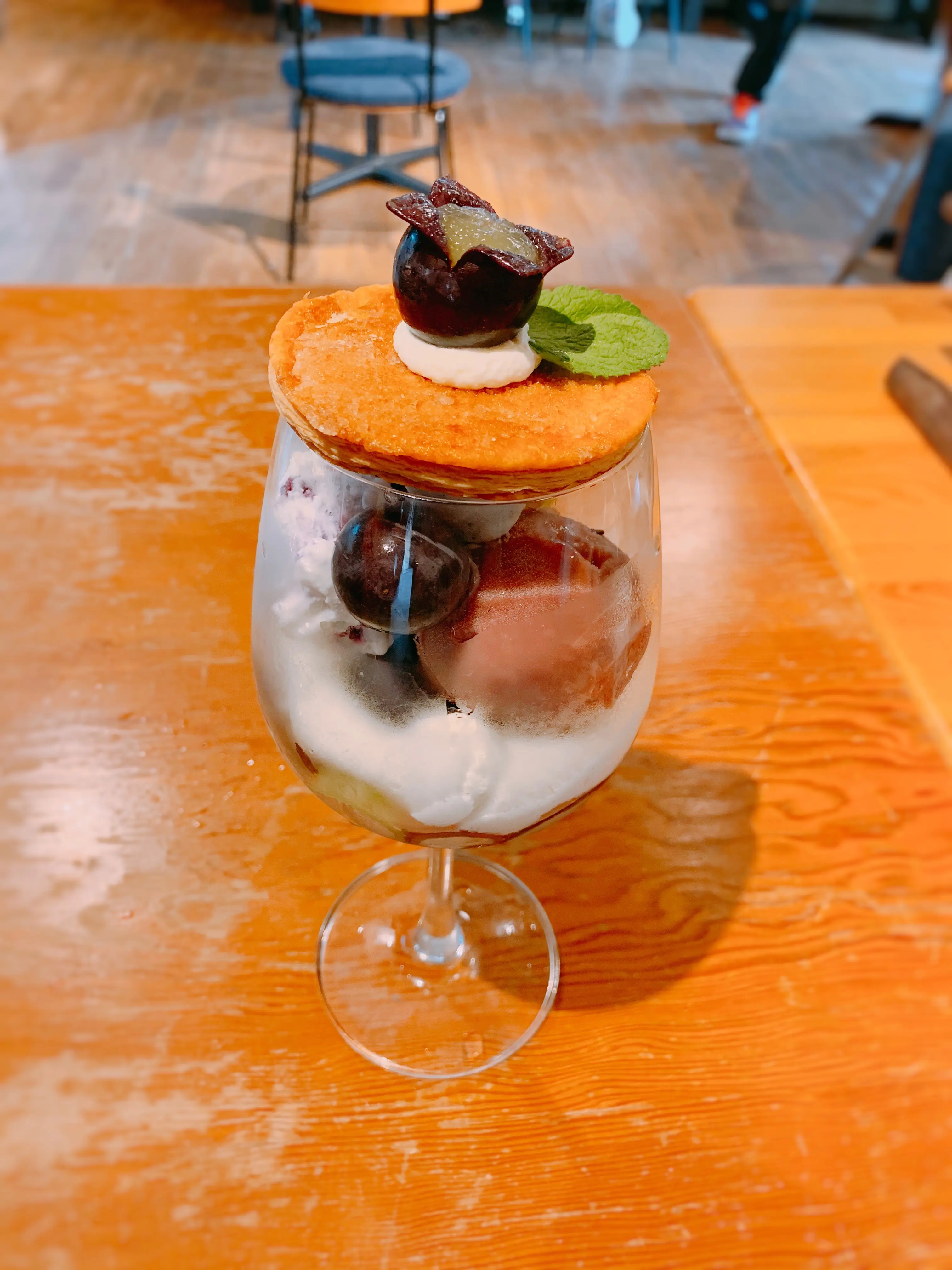 【おすすめカフェ】旬の《桃がまるごと&葡萄がたっぷり》詰まったジューシーなパフェ♡_7