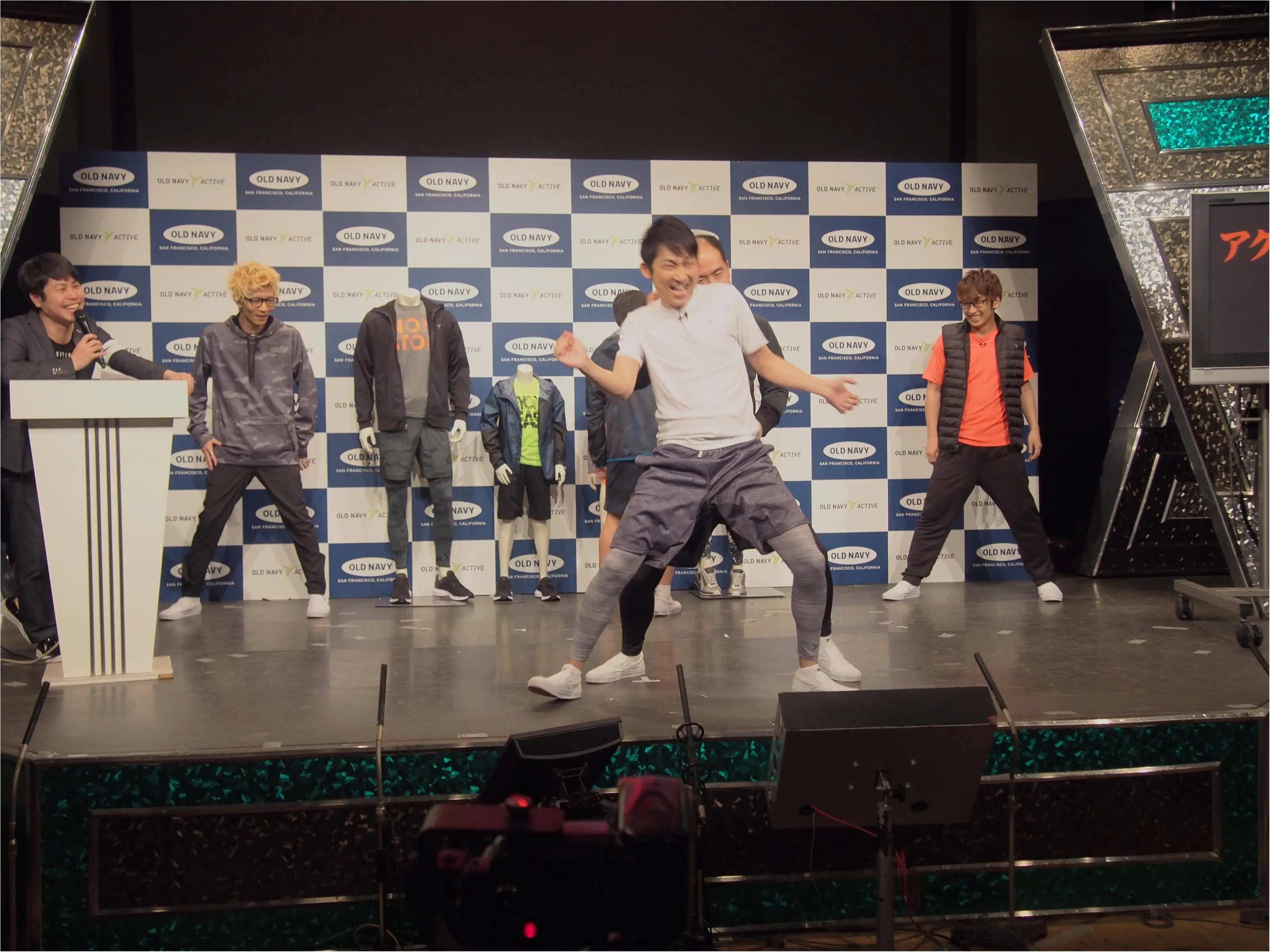 エグスプロージョン&トレンディエンジェルがダンスで魅せる! 『OLD NAVY』アクティブウェアが日本初上陸☆_6