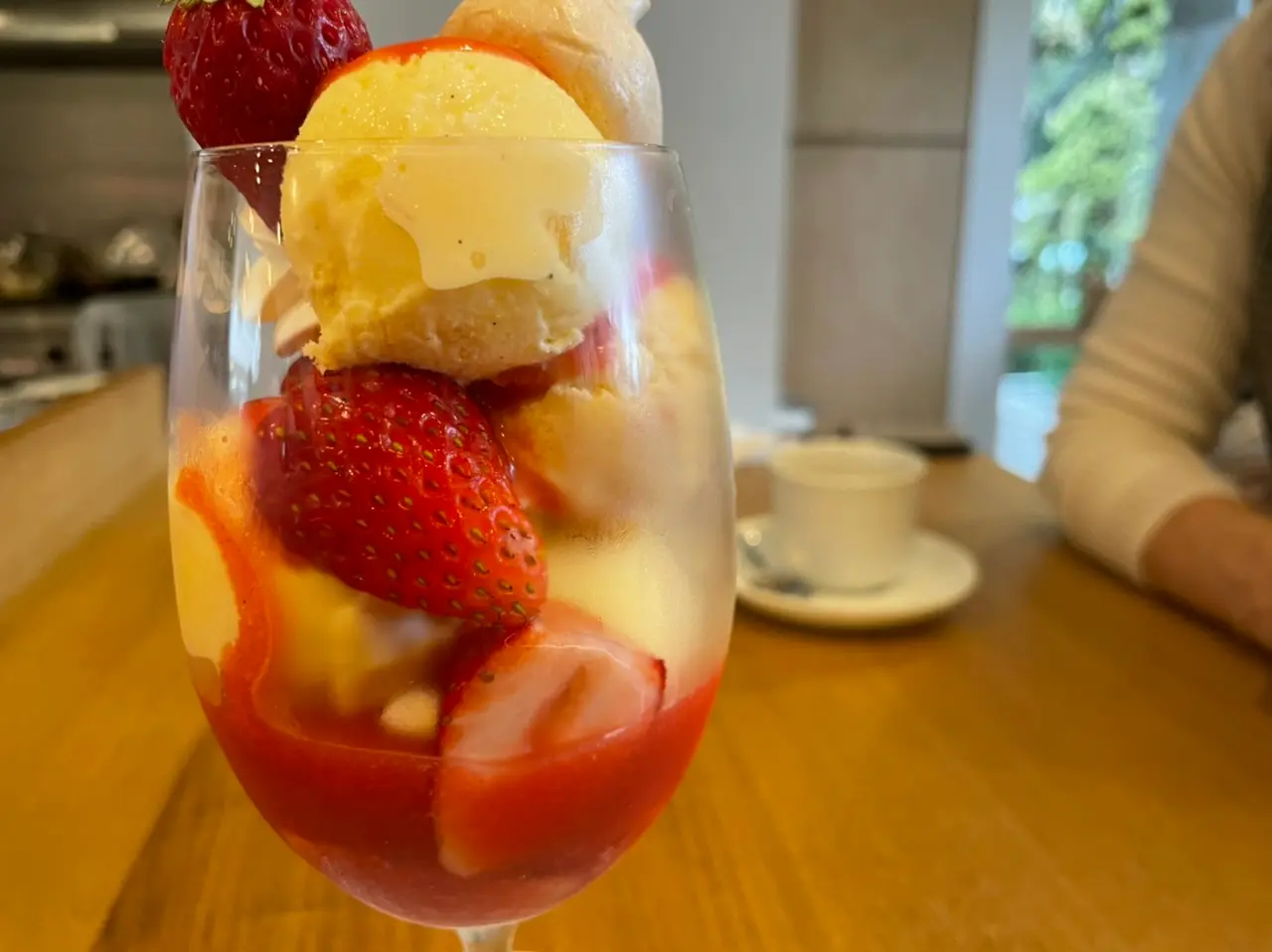 【おすすめいちごスイーツ】代官山の人気店《洋食 KUCHIBUE》の絶品いちごパフェ_3