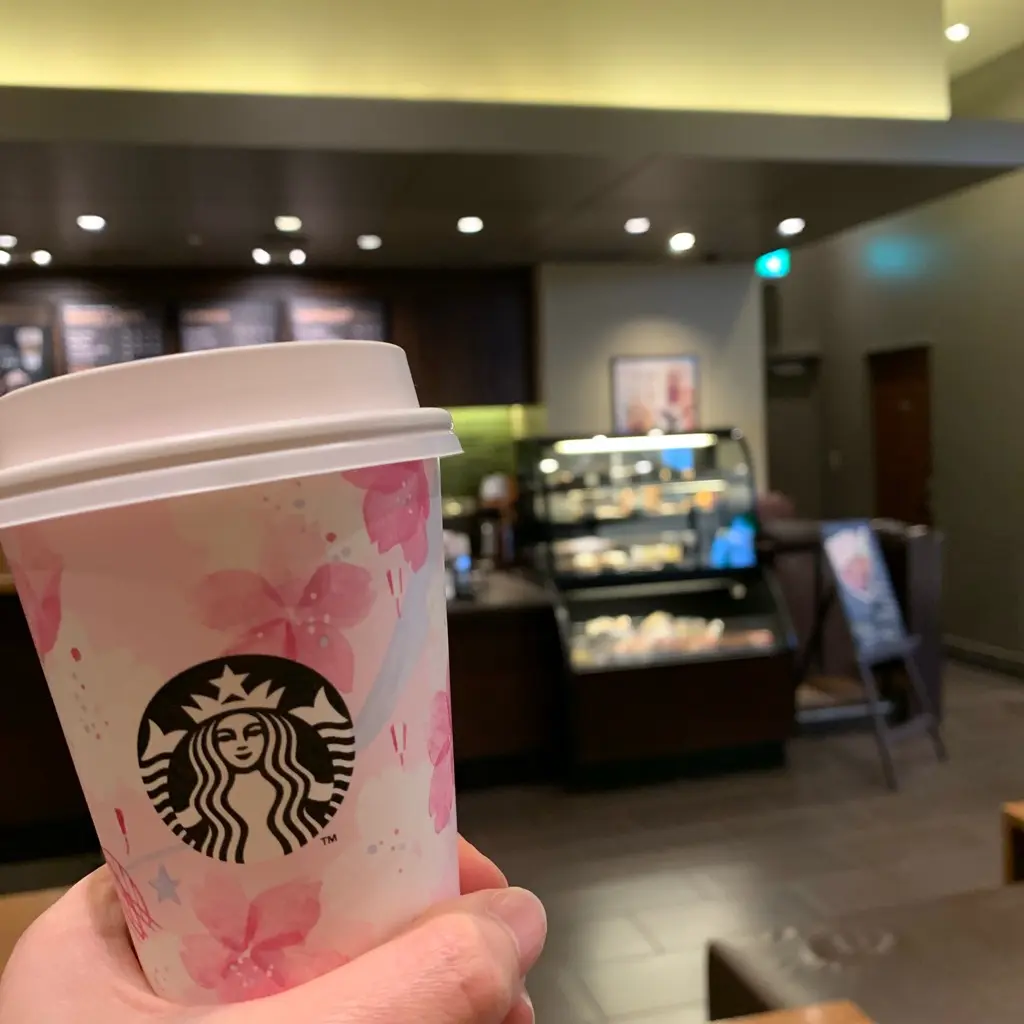 《まだ飲んでない方もリピーターも❤️》【スタバ】さくらフルミルクラテを飲むラストチャンス☻!おすすめカスタマイズも*_3