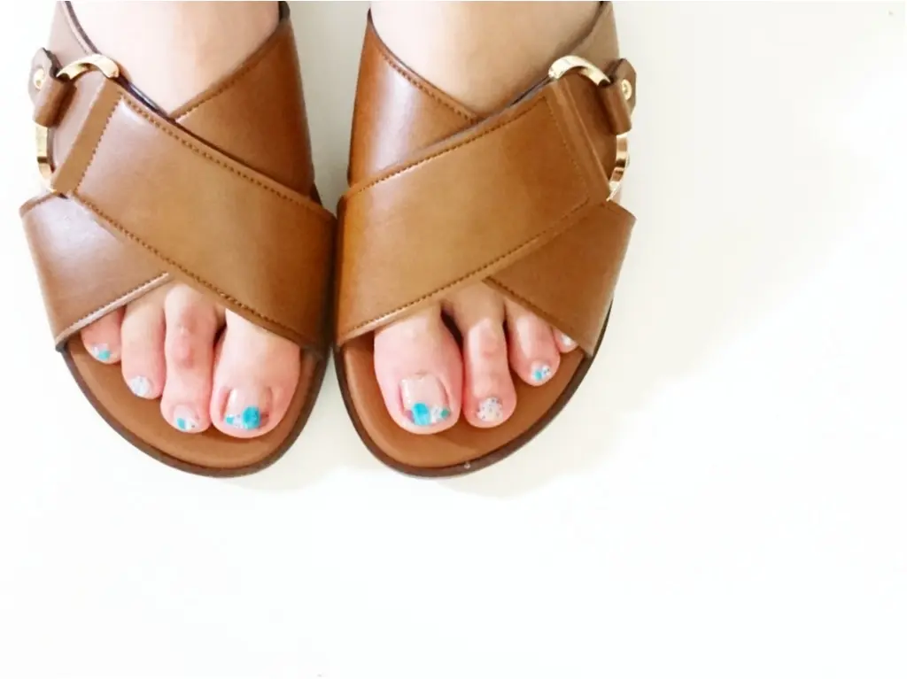 【コレ買っちゃいました】品のある、フラットサンダル。この夏、大活躍間違いなし ◎_3