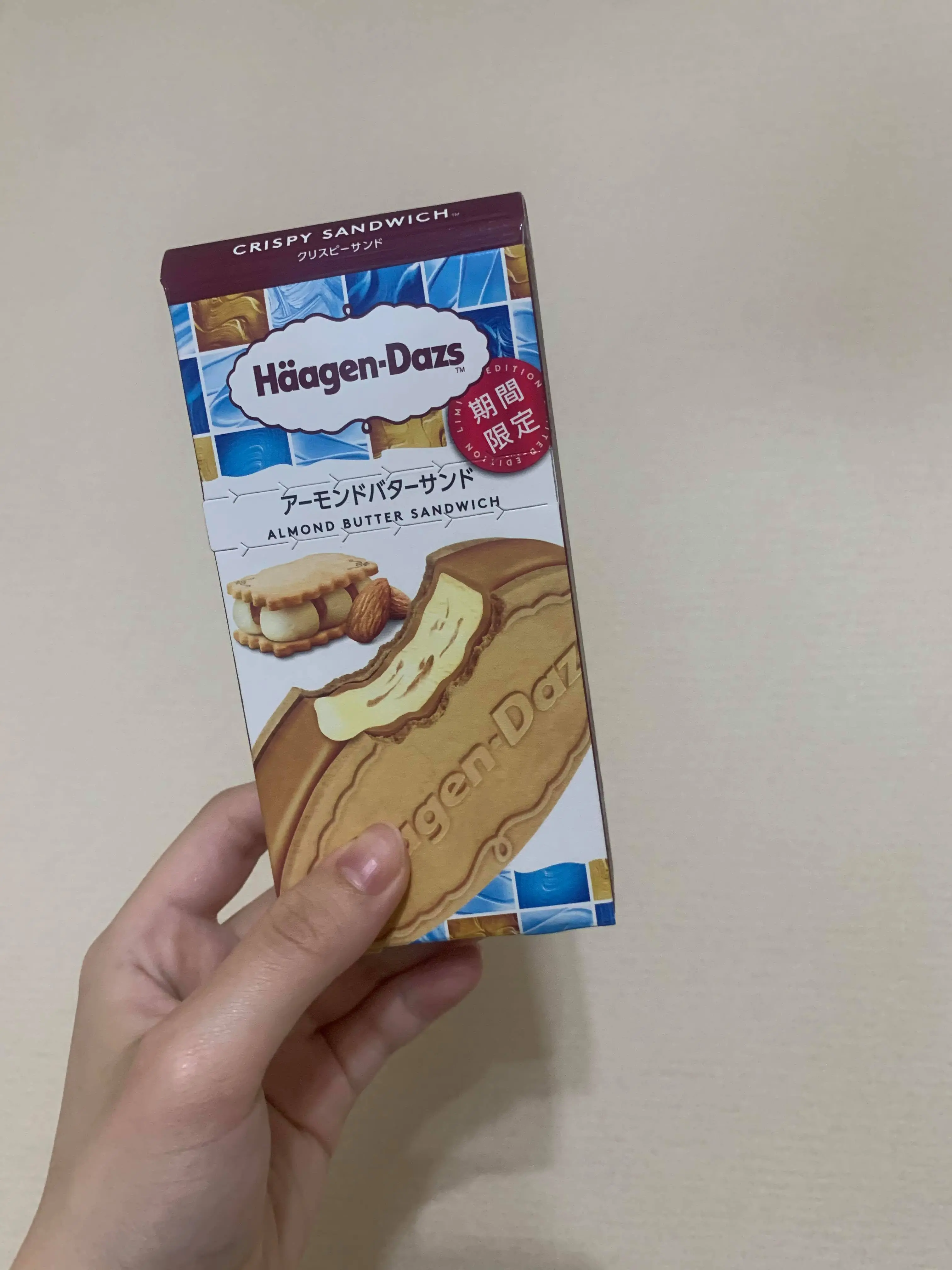 【新作アイス】発酵バター使用の濃厚クリスピーサンド♡ハーゲンダッツ「アーモンドバターサンド」がめちゃうま!_5