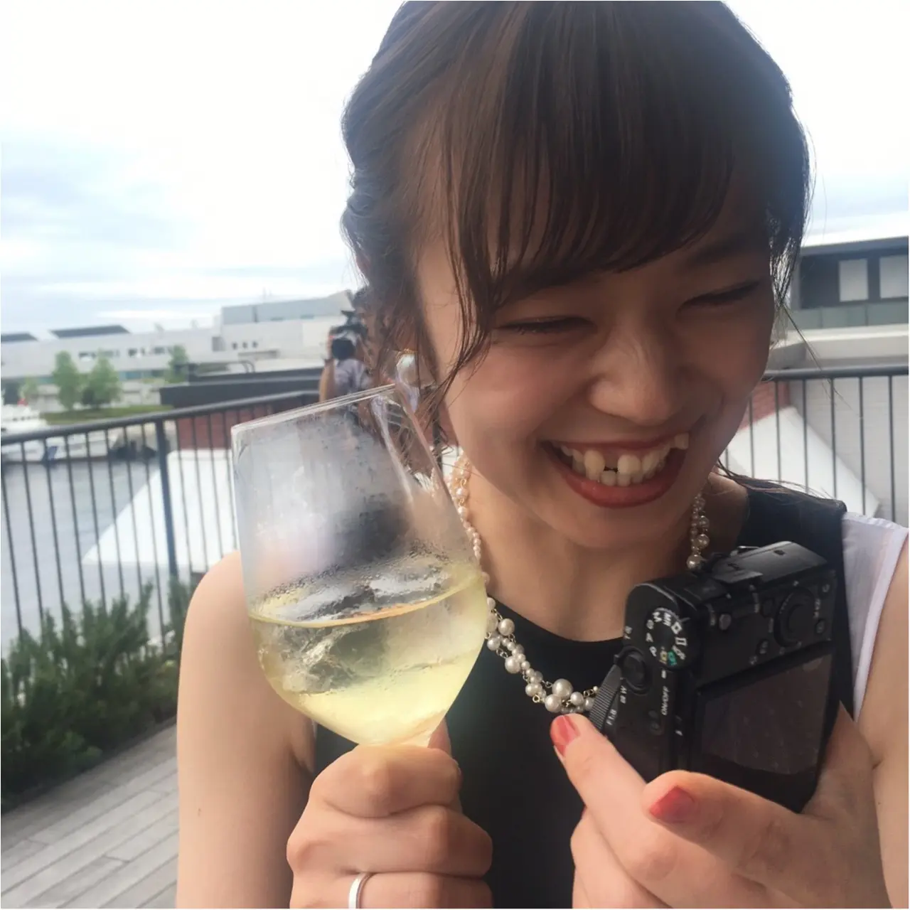 〈お呼ばれコーデ〉結婚式のコーディネートに《アネモネ》の高見えネックレスがばっちり◎_2