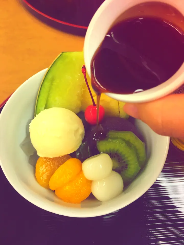 日本橋に行ったら食べたい。老舗の絶品クリームあんみつ_8