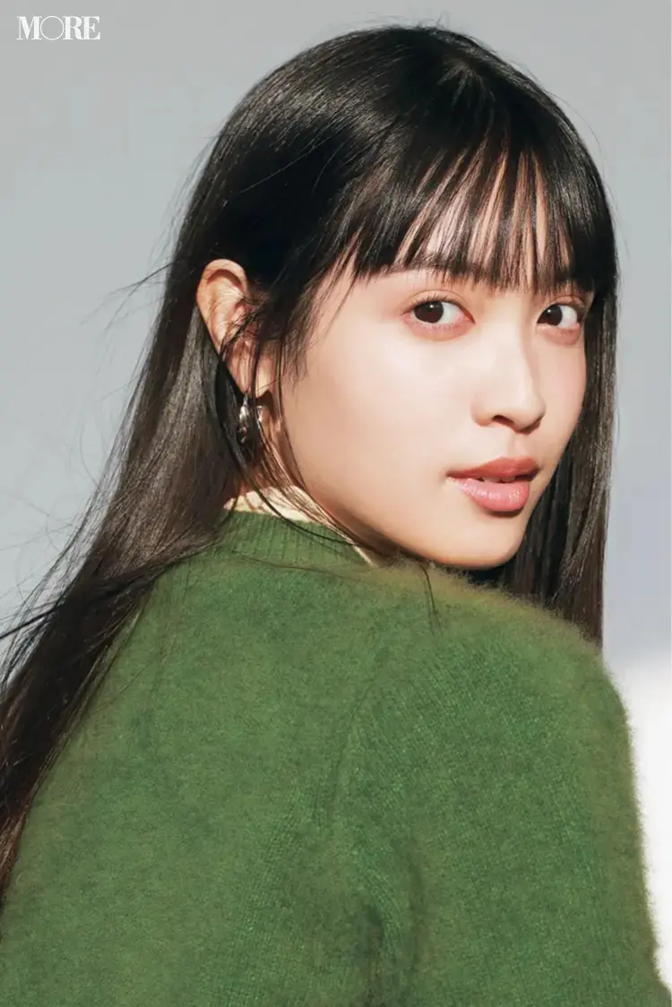 振り向く松本愛