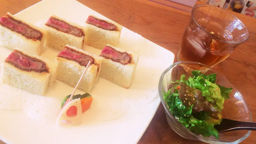 レアでジューシーなヘレ肉が、ランチで味わえる!ビーフヘレカツサンド専門店 「新世界グリル梵」@銀座♡_4