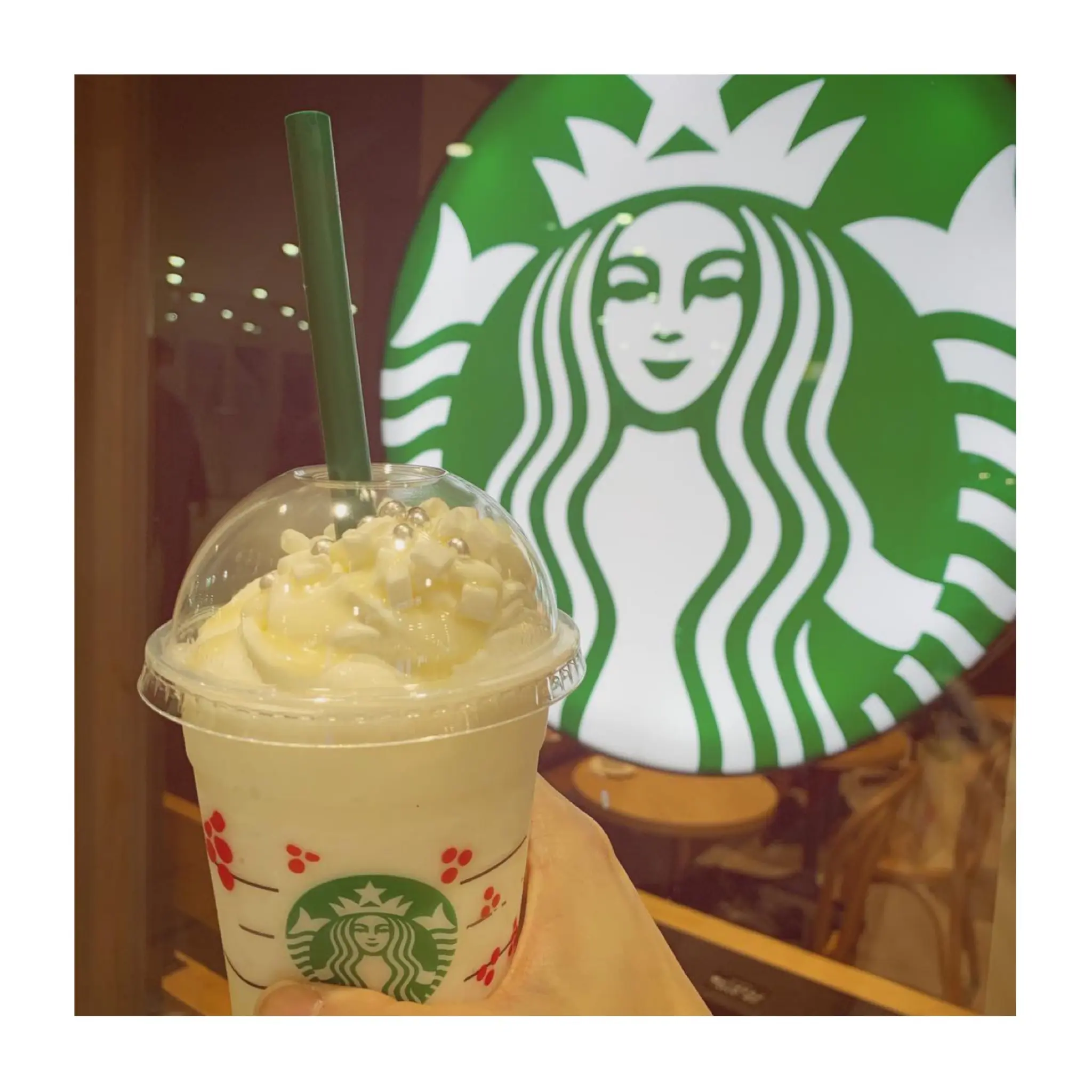 《ホリデー第2弾❤️》おすすめカスタムもご紹介☝︎❤︎【スタバ】ホワイトチョコレートスノーフラペチーノ☺︎_3