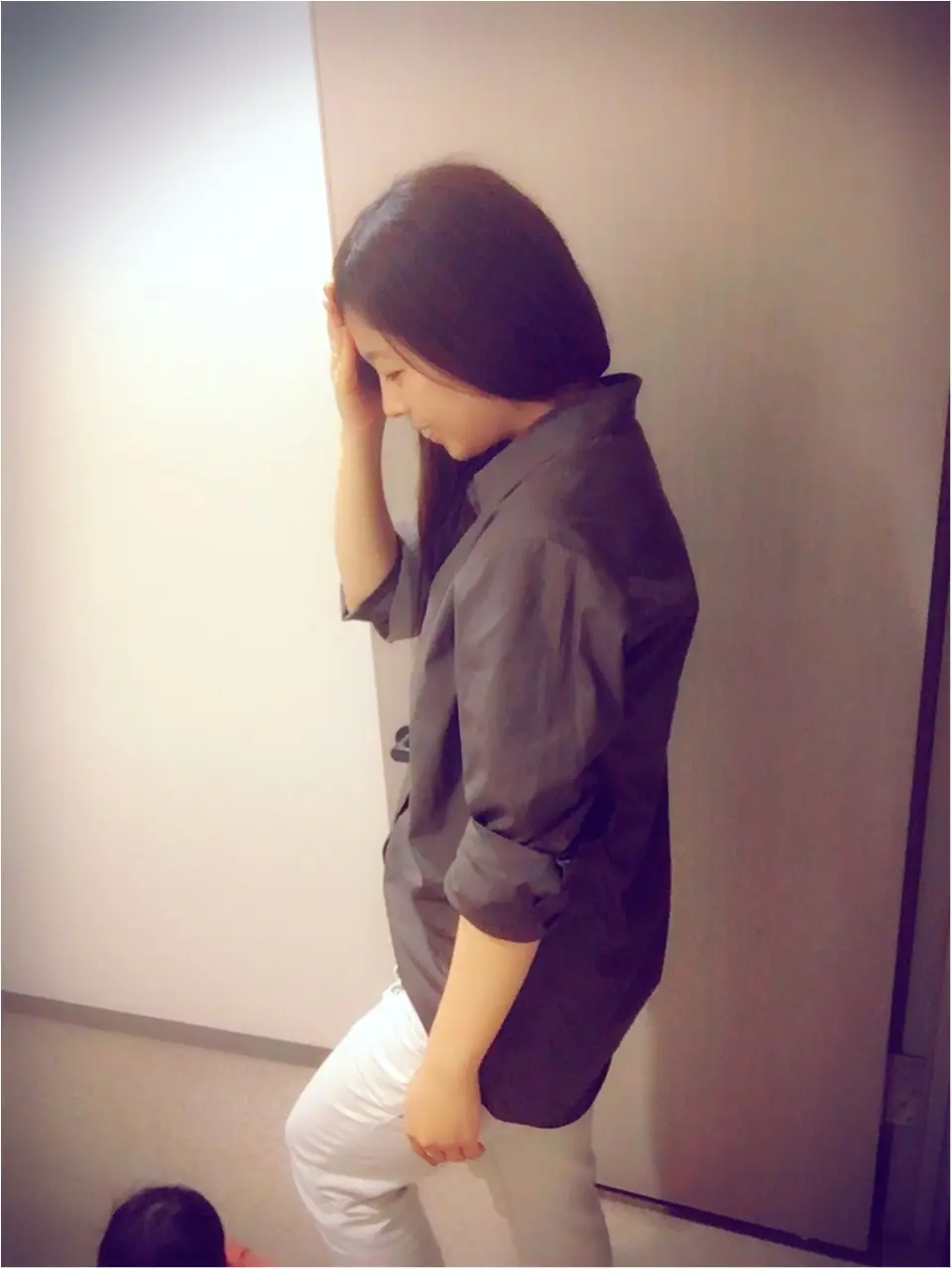 夏こそ暗い色で涼しげに。黒系ビックシャツ✕白パン_3