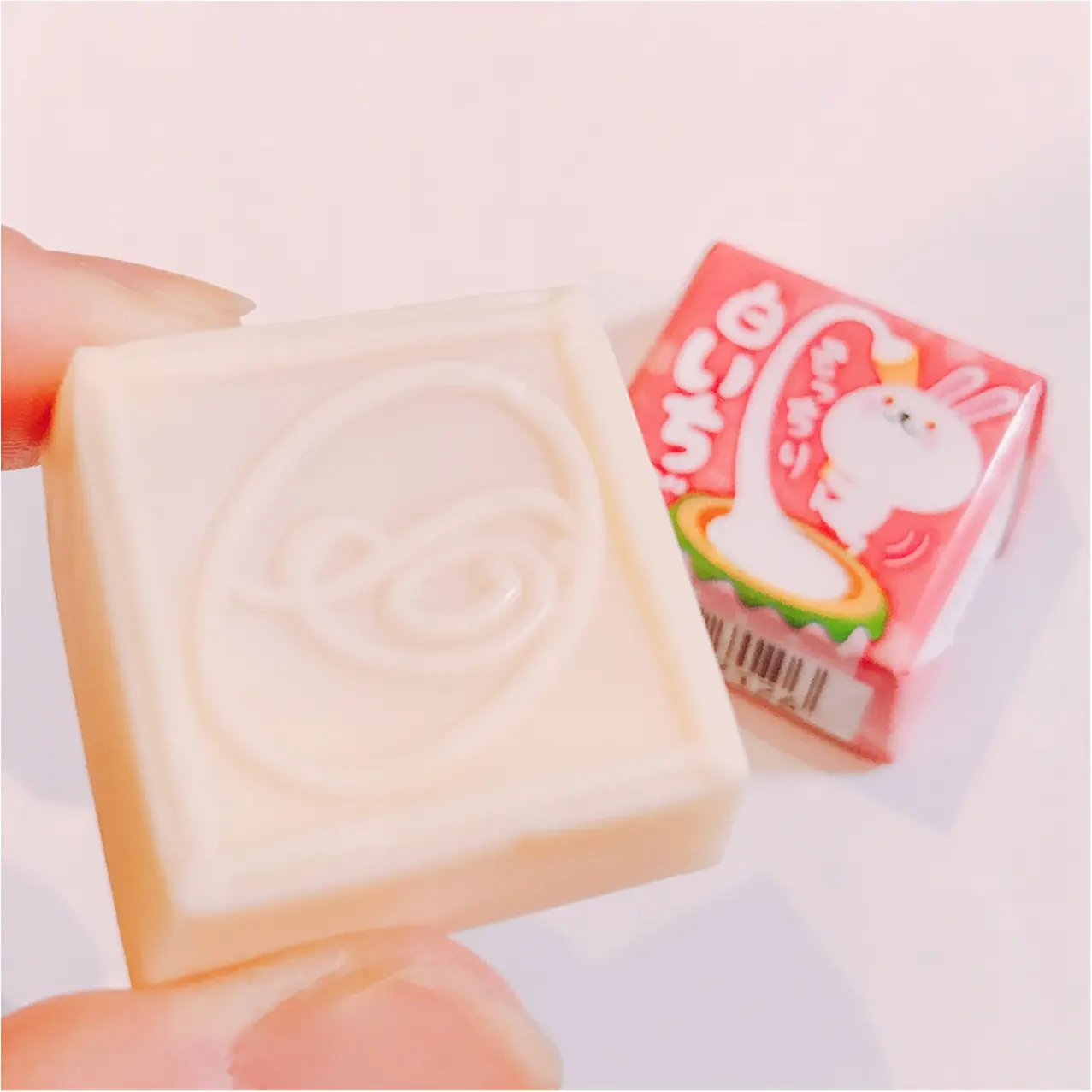 幻の白いちご"雪うさぎ"使用♡ チロルチョコ《もっちり白いちご》がおいしすぎっ!_2