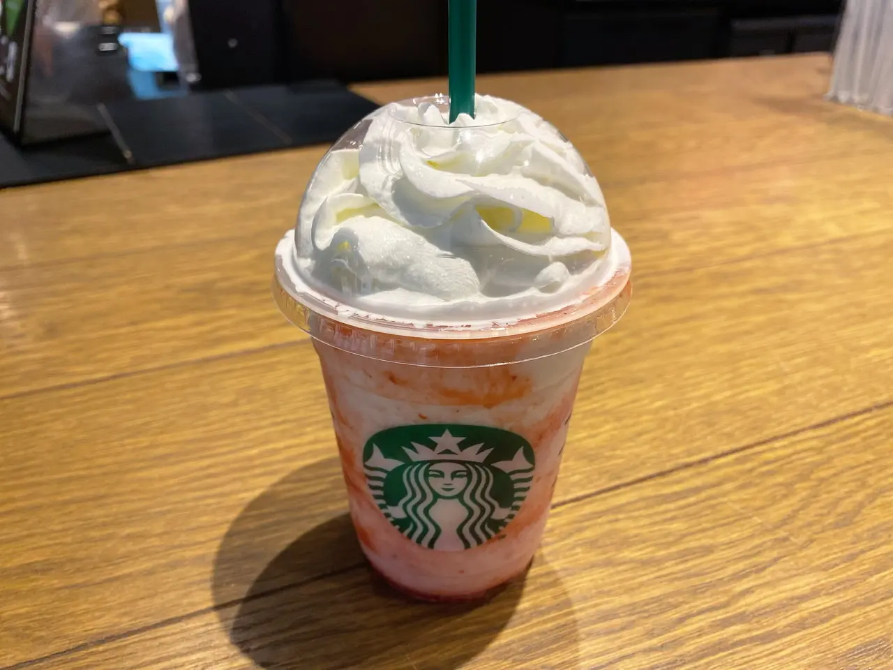 毎年大人気!スタバの【ストロベリー フラペチーノ】が今日から登場!❤︎❤︎❤︎_5