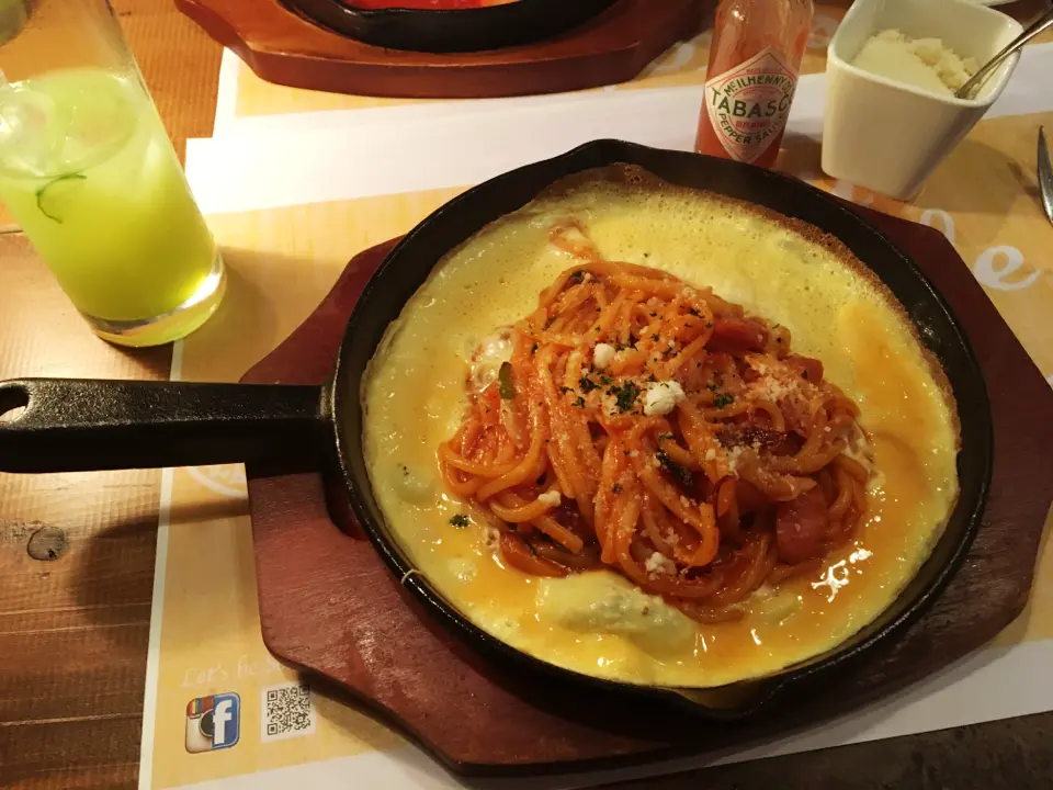 赤を着てでかけよう❤️暖炉のあるカフェであったかランチ。_6