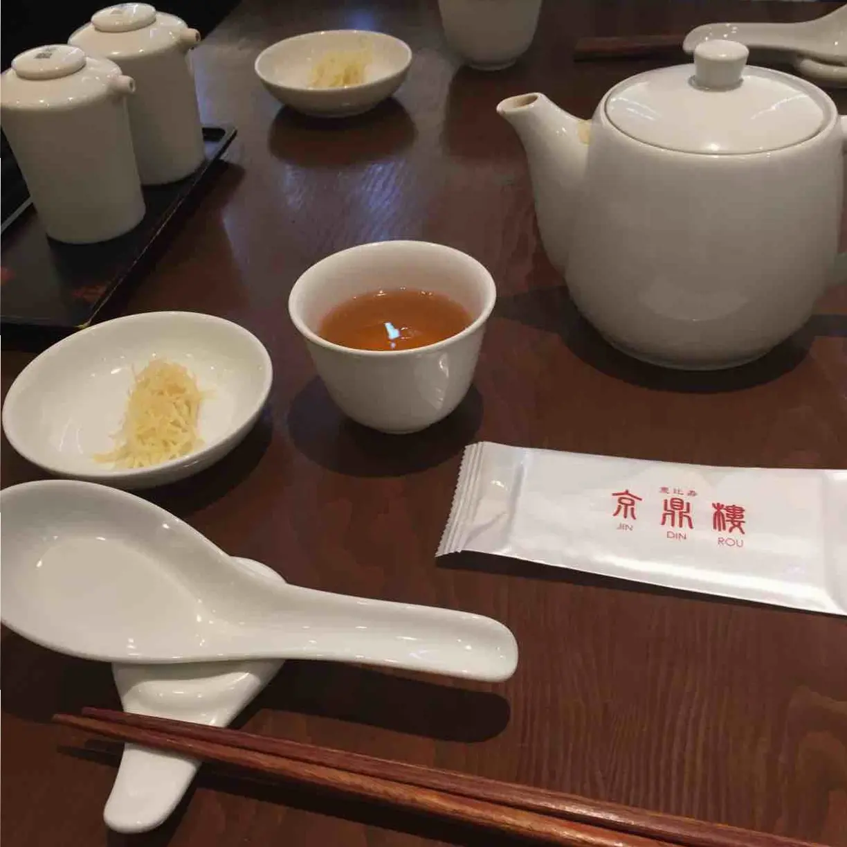 台湾で行列が出来る小籠包専門店【京鼎樓】でランチ♩中身が透けて見えるほどの薄い皮から肉汁が溢れ出す『小籠包』が絶品♡≪samenyan≫_2