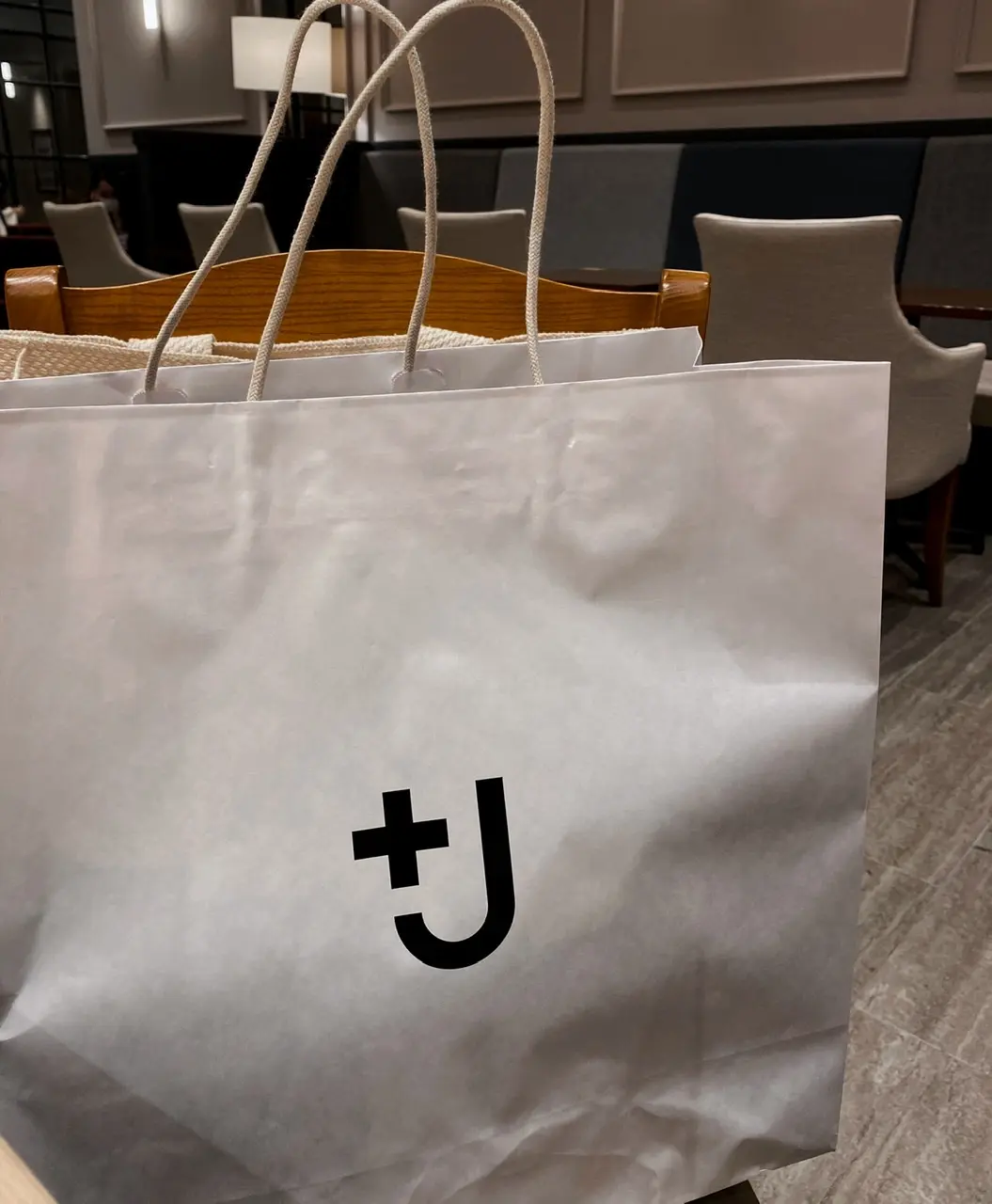 +Jのショッパー