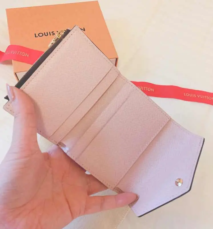 【20代女子の愛用財布】LOUIS VUITTONミニ財布♡_3