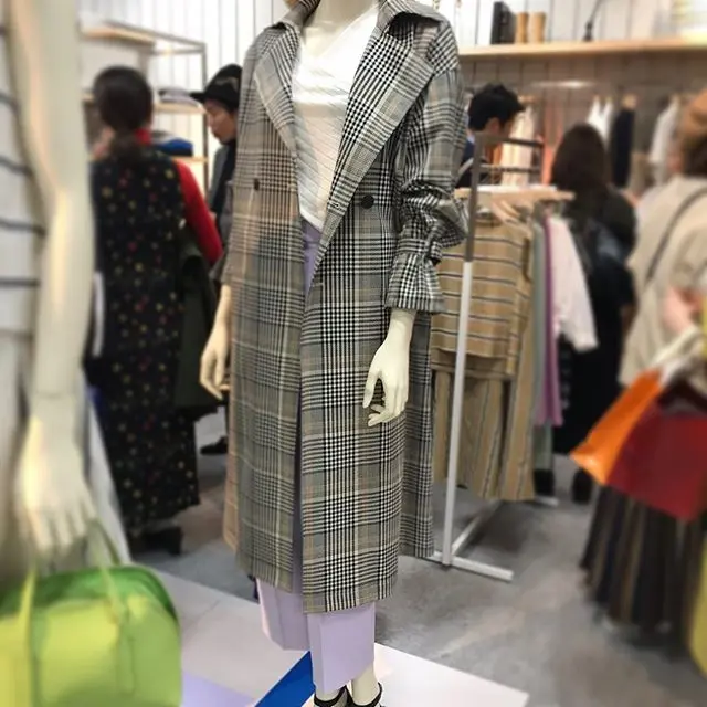 チェックのロングトレンチコートや、ストライプ柄のトップス&スカートなど♡ 『ビームス ライツ』の春夏展示会【 #副編Yの展示会レポート 】_1