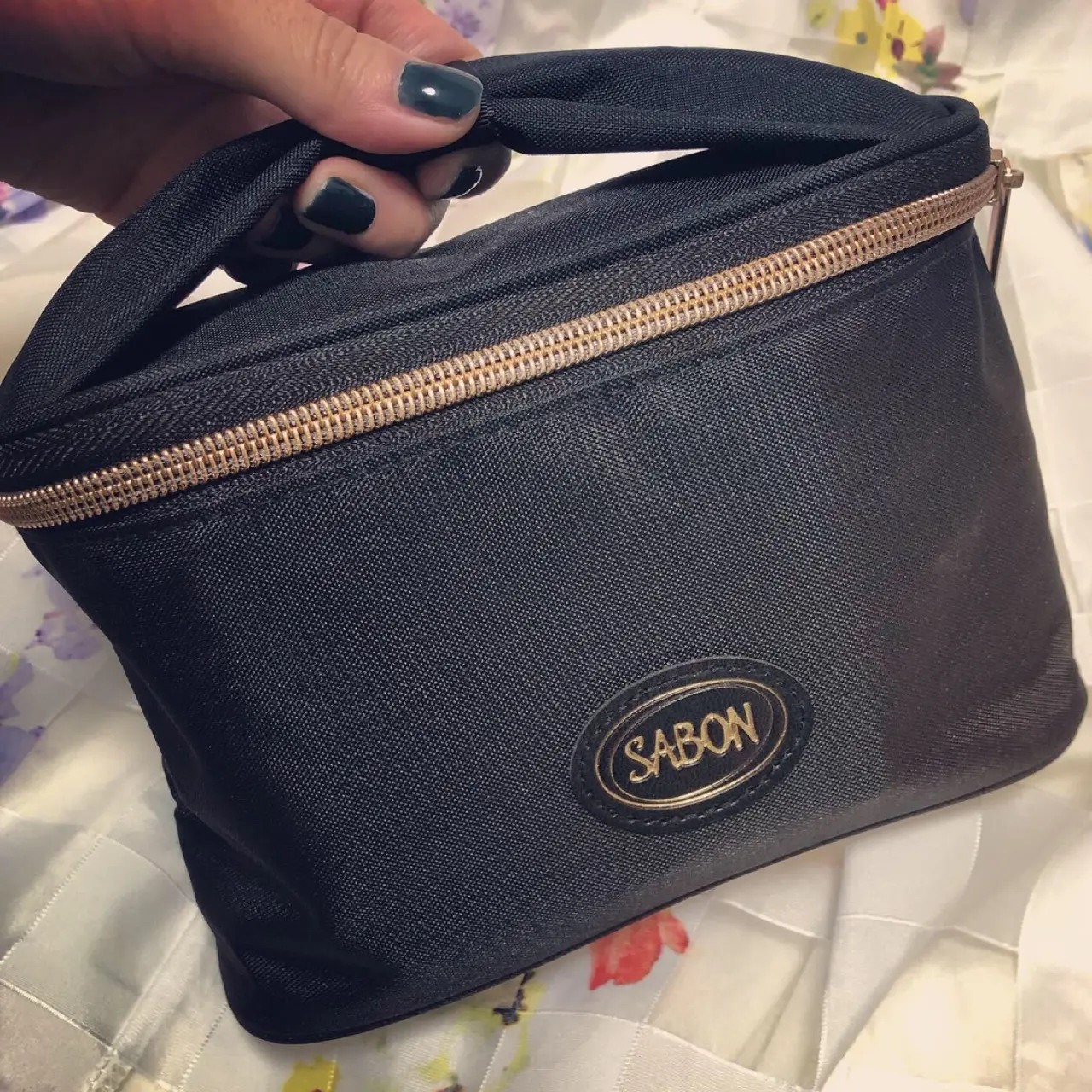ケースの中身も全部見せ♡年末年始の旅にオススメ!SABON×MOREの高見えバニティケース♡_1
