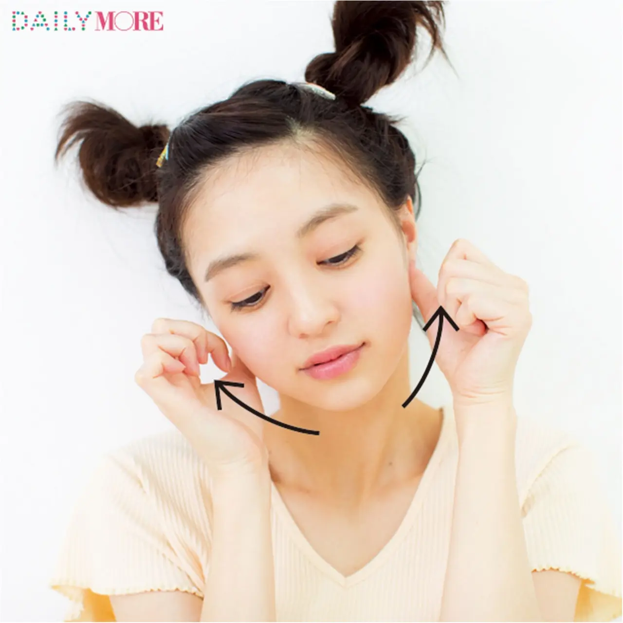 美肌だけ? いやいや小顔にも効くんです!! 美容家・小林ひろ美さんが教える「運命を変える乳液の塗り方」3選_5