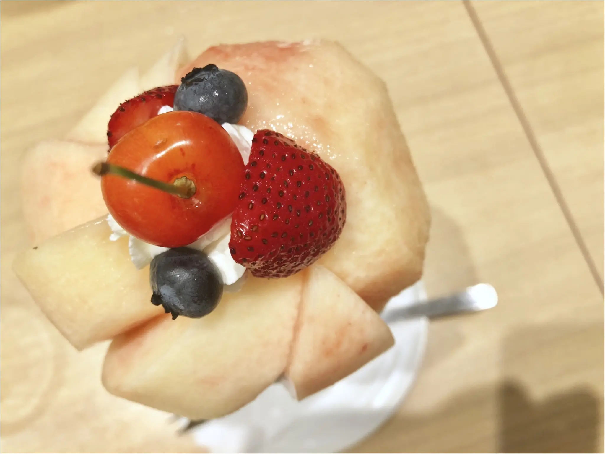 桃丸ごと2個分の幸せ❤️【果実園リーベル】今しか食べられない至福のパフェ!_2