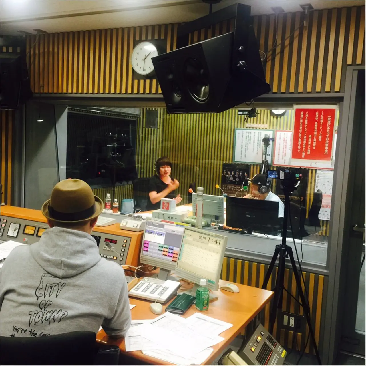 【ウラMORE】ウーマンラッシュ村本さんのラジオの裏側、突撃取材!_6