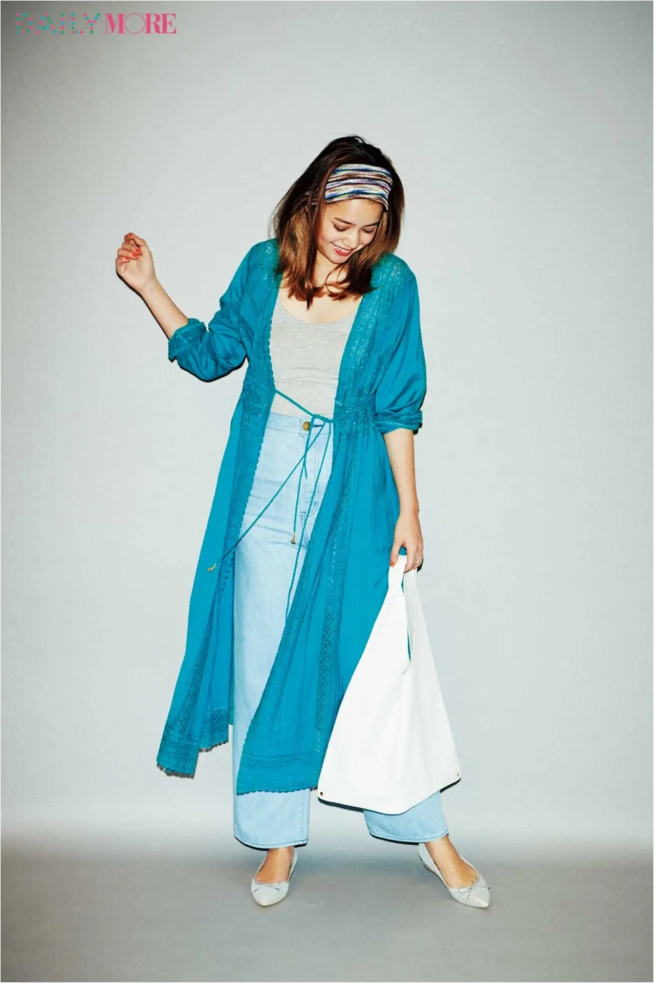 羽織るだけで今っぽい ガウン を使った春コーデまとめ ファッション コーディネート 代 Daily More