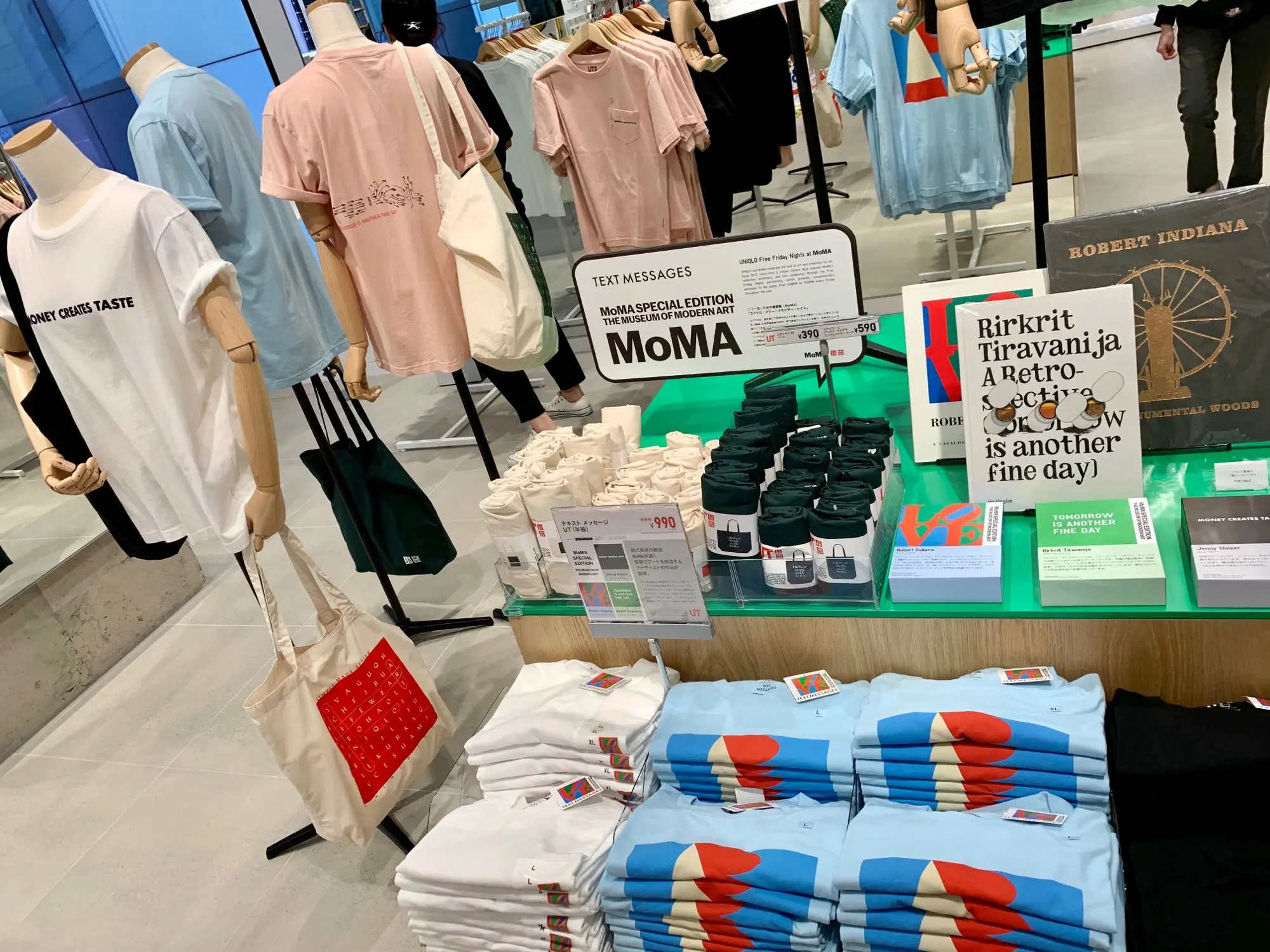 《6/19 open❤️》話題沸騰!日本最大の【ユニクロ】が東京•銀座に誕生☻_6