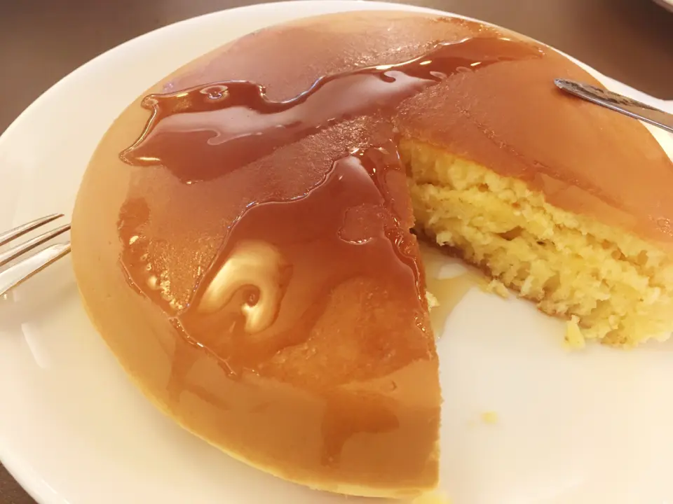 こんなボリューミーなホットケーキみたことない!分厚くてふわっふわの絶品。_13